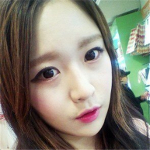 分享我改臉型+硅膠隆鼻手術前后對比果照片，伊萊美李湘源做的~