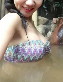 假體隆胸果自然嗎 假體隆胸親身經(jīng)歷