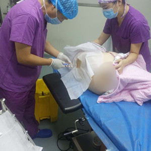 青?？等A馮相周醫(yī)生大腿抽脂案例分享