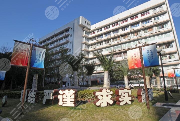 【預(yù)覽】上海九院隆胸價(jià)格表2021新版，隆胸專家|董佳生隆胸案例