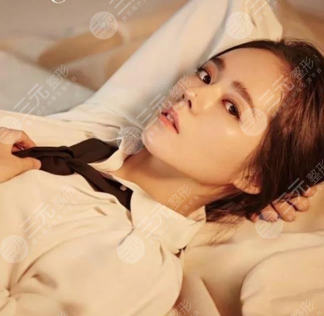 韓佳人整容了嗎？曾經(jīng)的鼻整形模板，她的鼻子有多“絕”！