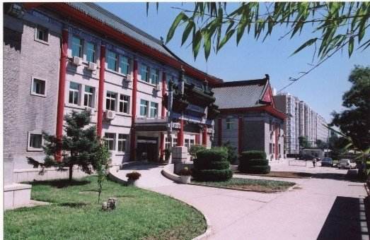 八大處整形醫(yī)院開內(nèi)眼角價格查詢！收費(fèi)標(biāo)準(zhǔn)&好評醫(yī)生3位介紹~