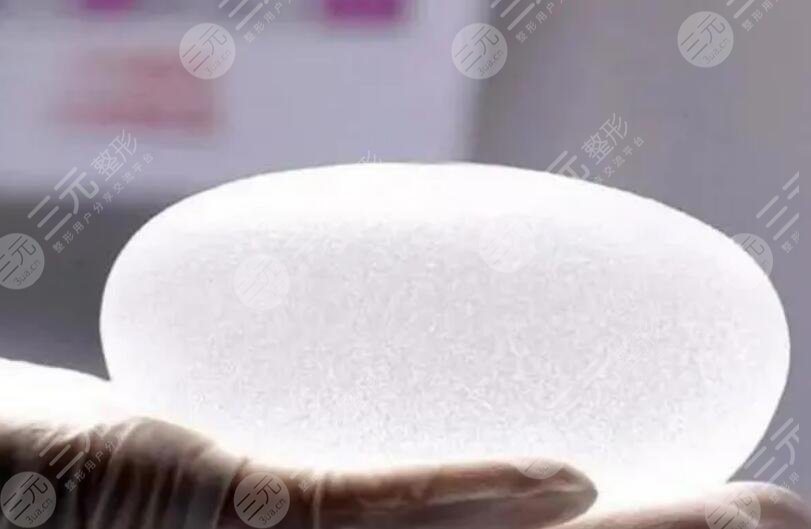 強(qiáng)生硅膠假體